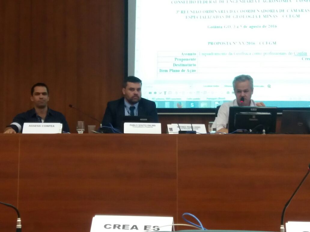 Também estiveram presentes o Geólogo e Eng. Seg. Trab. Pablo Souto Palma, conselheiro federal pelo Rio Grande do Sul, e o Geol. Gustavo Amorim Fernandes, analista de Processos da CEGM do CREA-RS