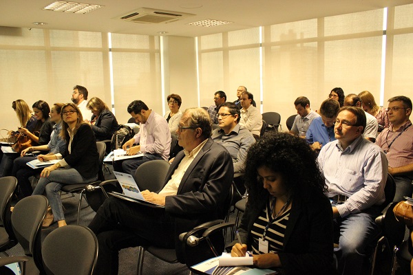 Cerca de 20 coordenadores de cursos de engenharia participaram do encontro 