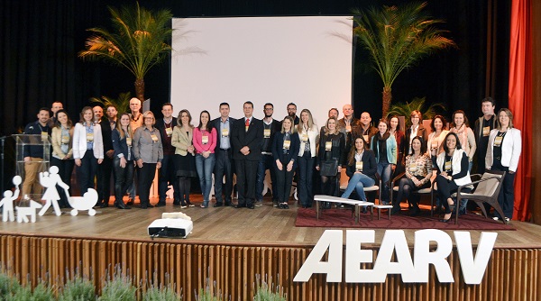 Diretoria da AEARV, autoridades e apoiadores do II Congresso Estadual AEARV