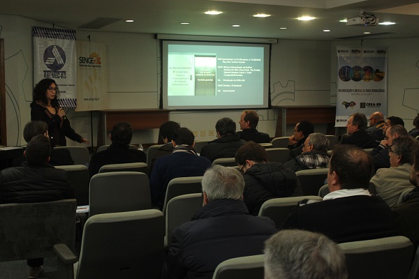 Rosimeri Silva Chaves, chefe de Gabinete do vice-prefeito da Capital, Sebastião Melo, também fez um breve histórico da na legislação