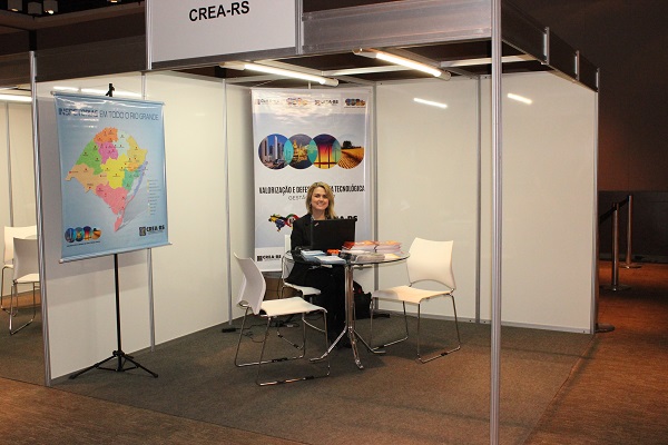 O CREA-RS possui um estande durante todo o evento para melhor atender os profissionais que forem ao local