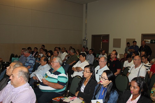 Mais de 100 profissionais acompanharam o debate