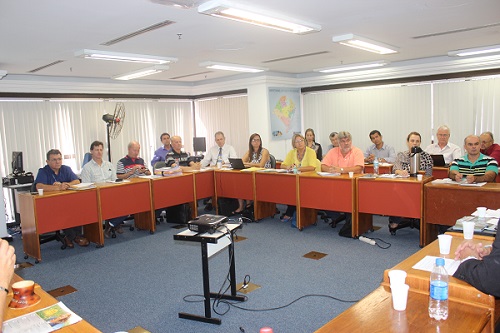 A conselheira Marta Helena Ebert Hamm Oliveira (de amarelo) será a representante da Câmara de Agronomia na Frente Parlamentar