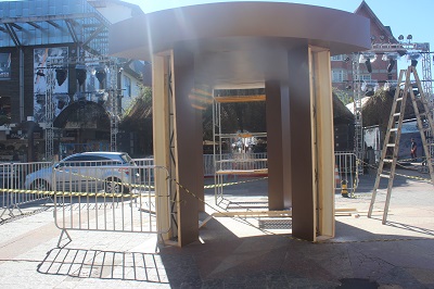 Estrutura por onde passarão as celebridades