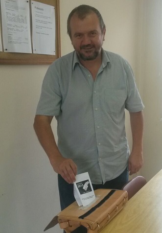 Geól. Sérgio Cardoso comparece na Inspetoria de Cachoeirinha/Gravataí para votar