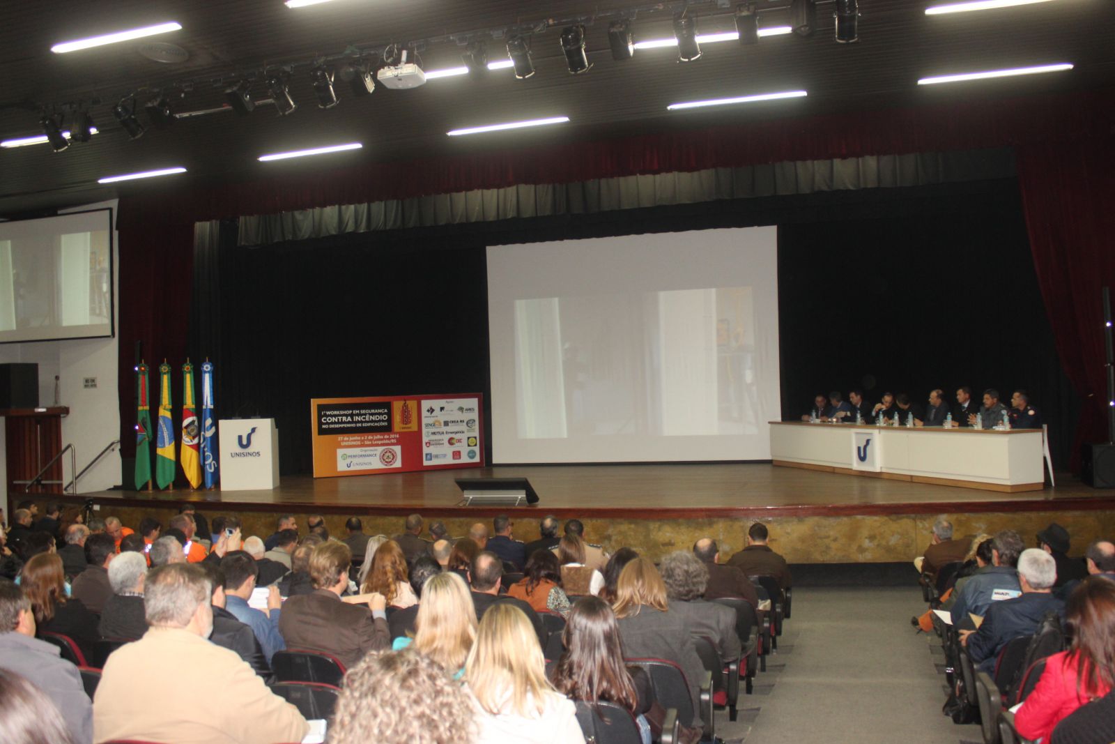 Público lotou a abertura do workshop