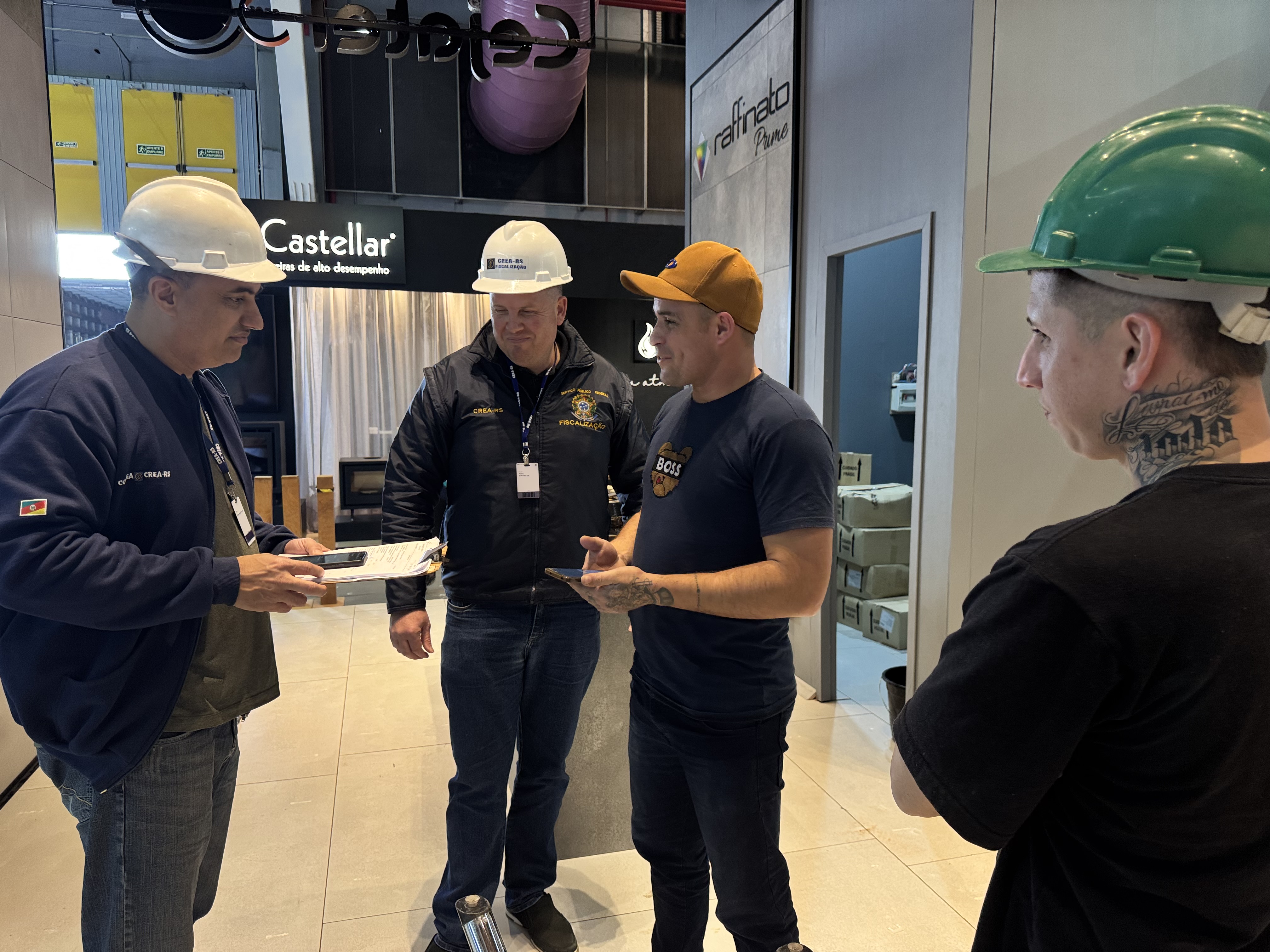 Foi verificada a responsabilidade t&eacute;cnica da montagem dos estandes