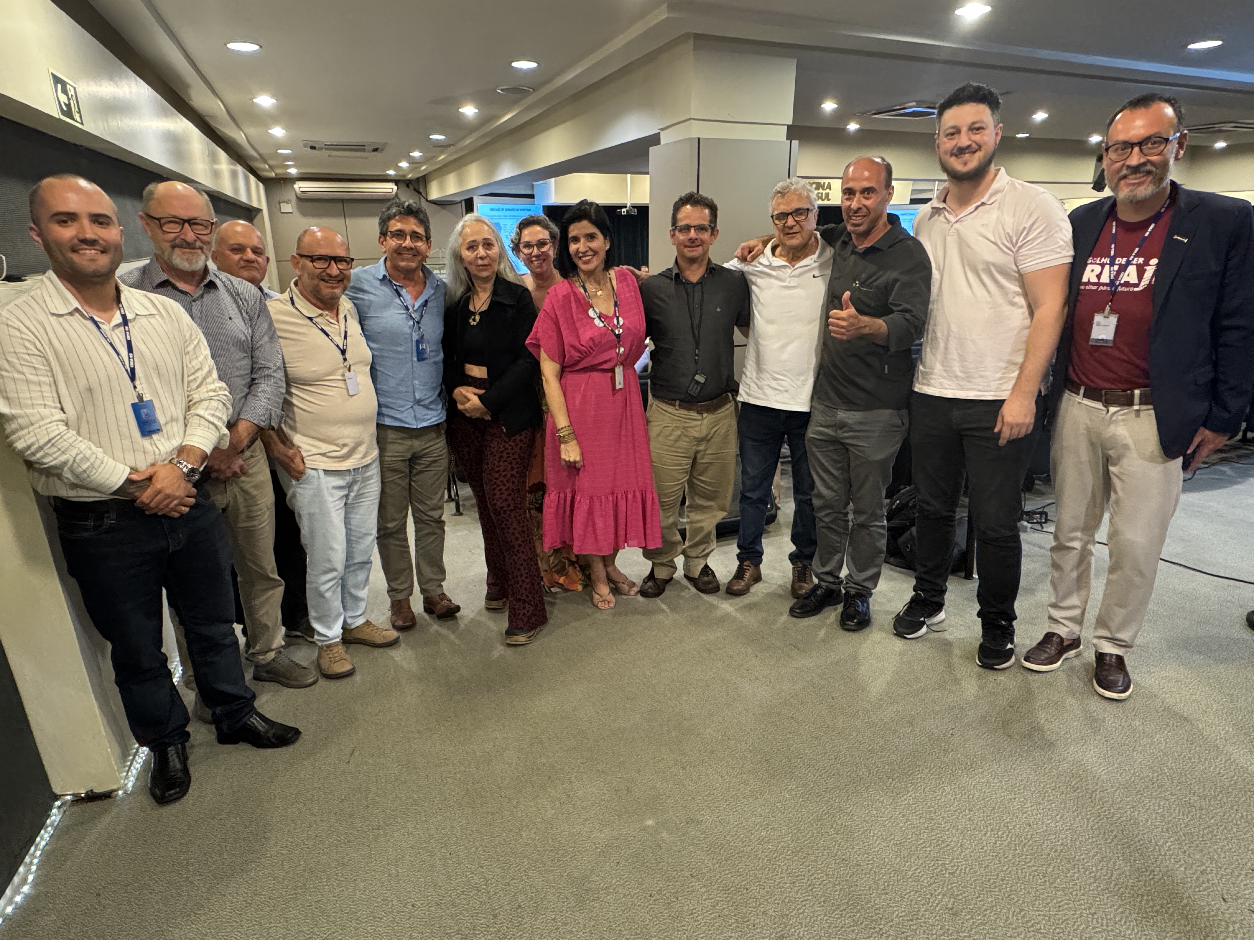 Lideran&ccedil;as de Caxias comemoram a aprova&ccedil;&atilde;o da aquisi&ccedil;&atilde;o de salas comerciais