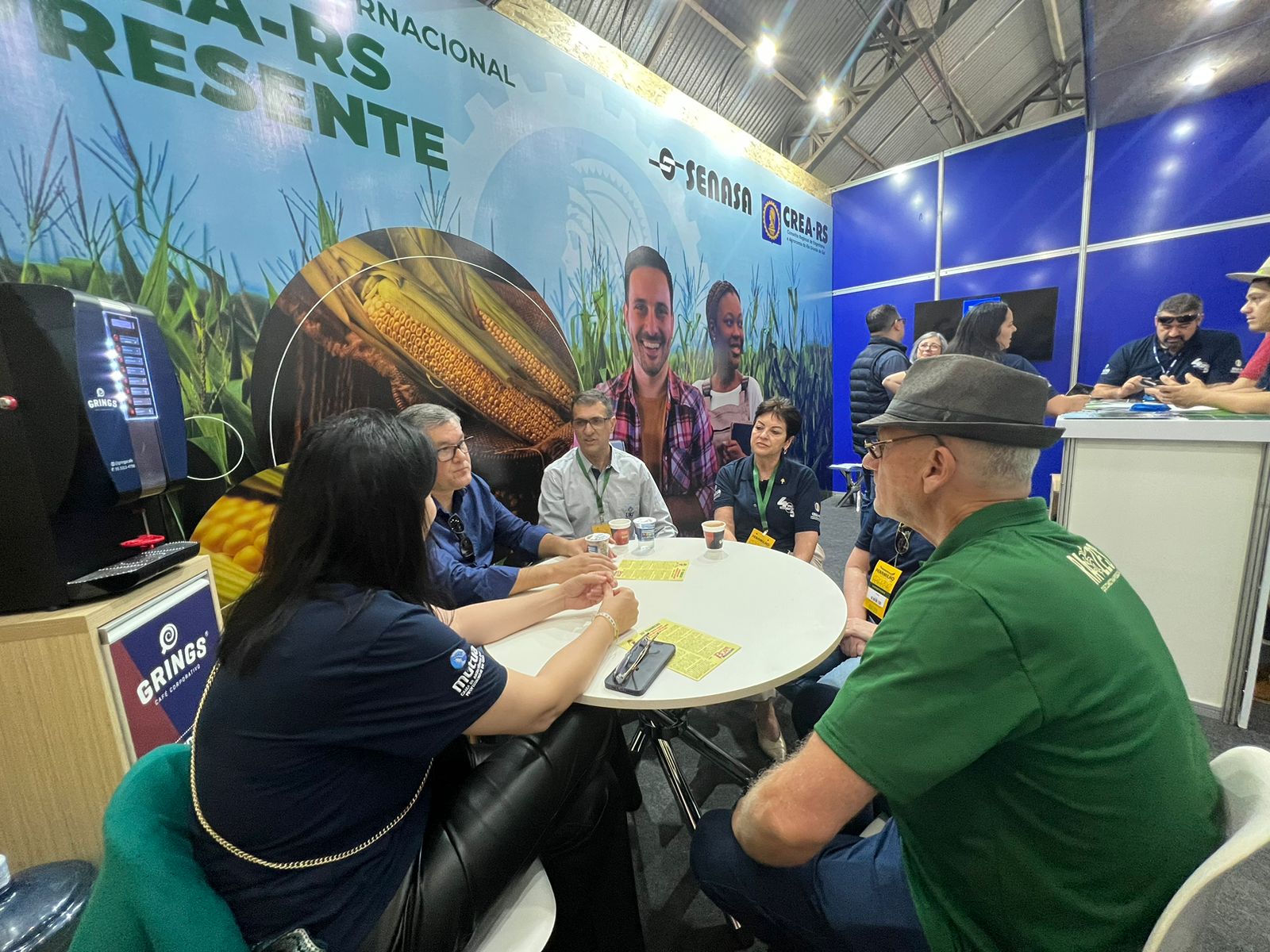 Estande do CREA-RS recebeu e discutiu as profiss&otilde;es