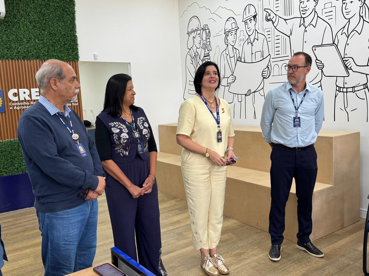 Homenagem &agrave; funcion&aacute;ria Carmem